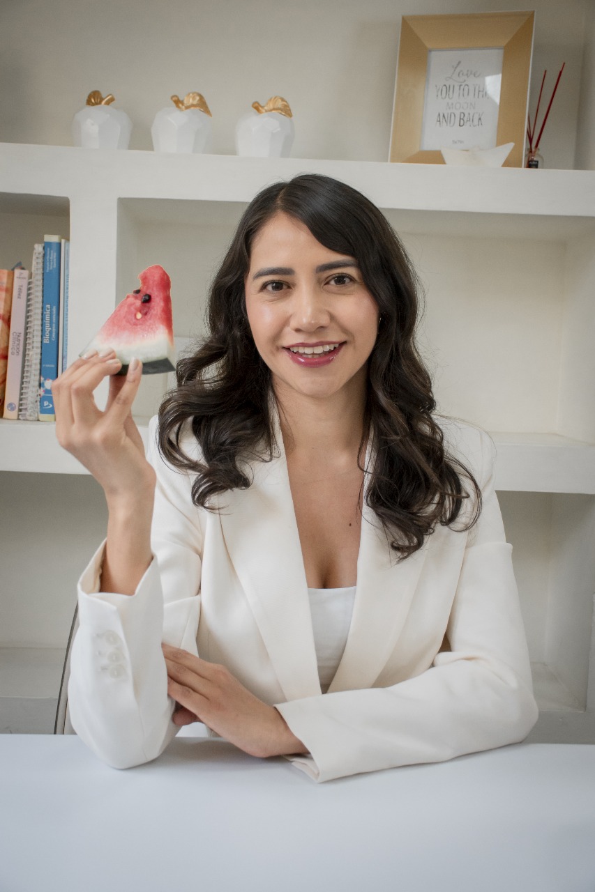 Conoce a la Nutrióloga Montserrat Rivera Duarte, experta en Nutrición y Psicología